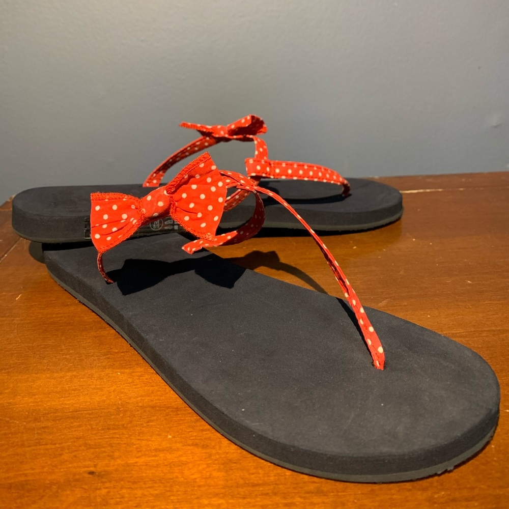 Hollister sandals